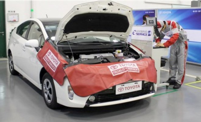 Toyota chemă în service 1,9 milioane de automobile Prius